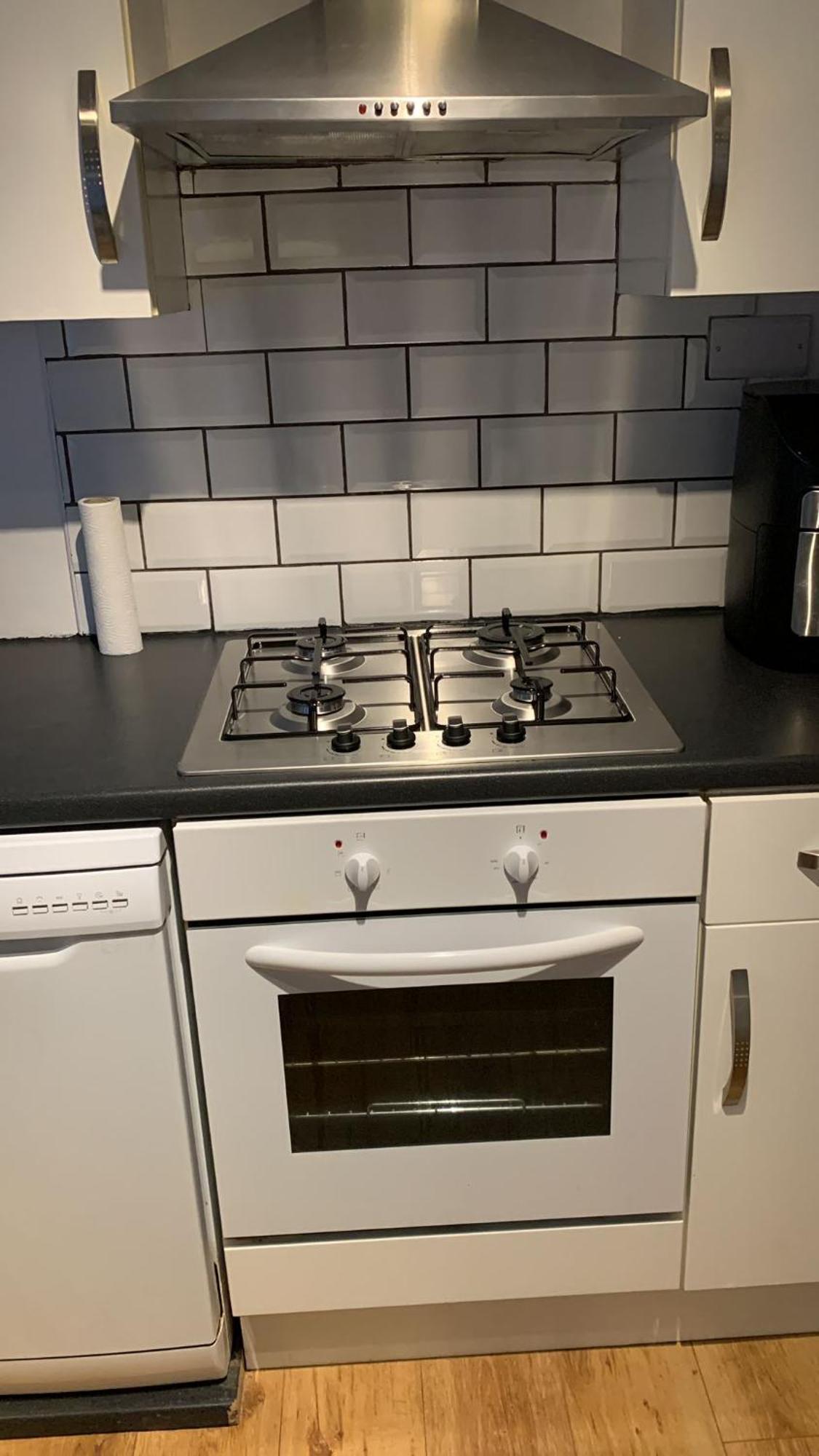 Stylish Near Shopping Dining - Book Summer Now Nottingham