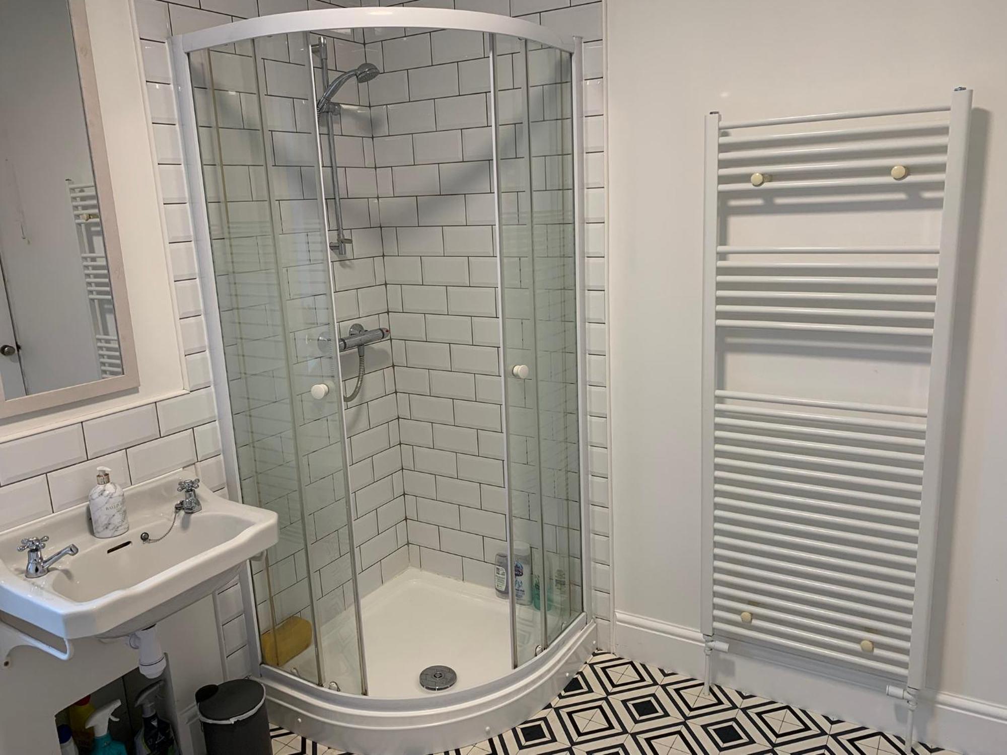 Stylish Near Shopping Dining - Book Summer Now Holiday home *