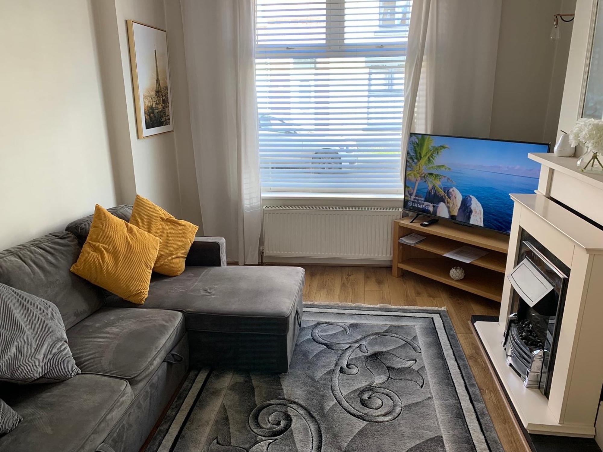 Holiday home Stylish Near Shopping Dining - Book Summer Now