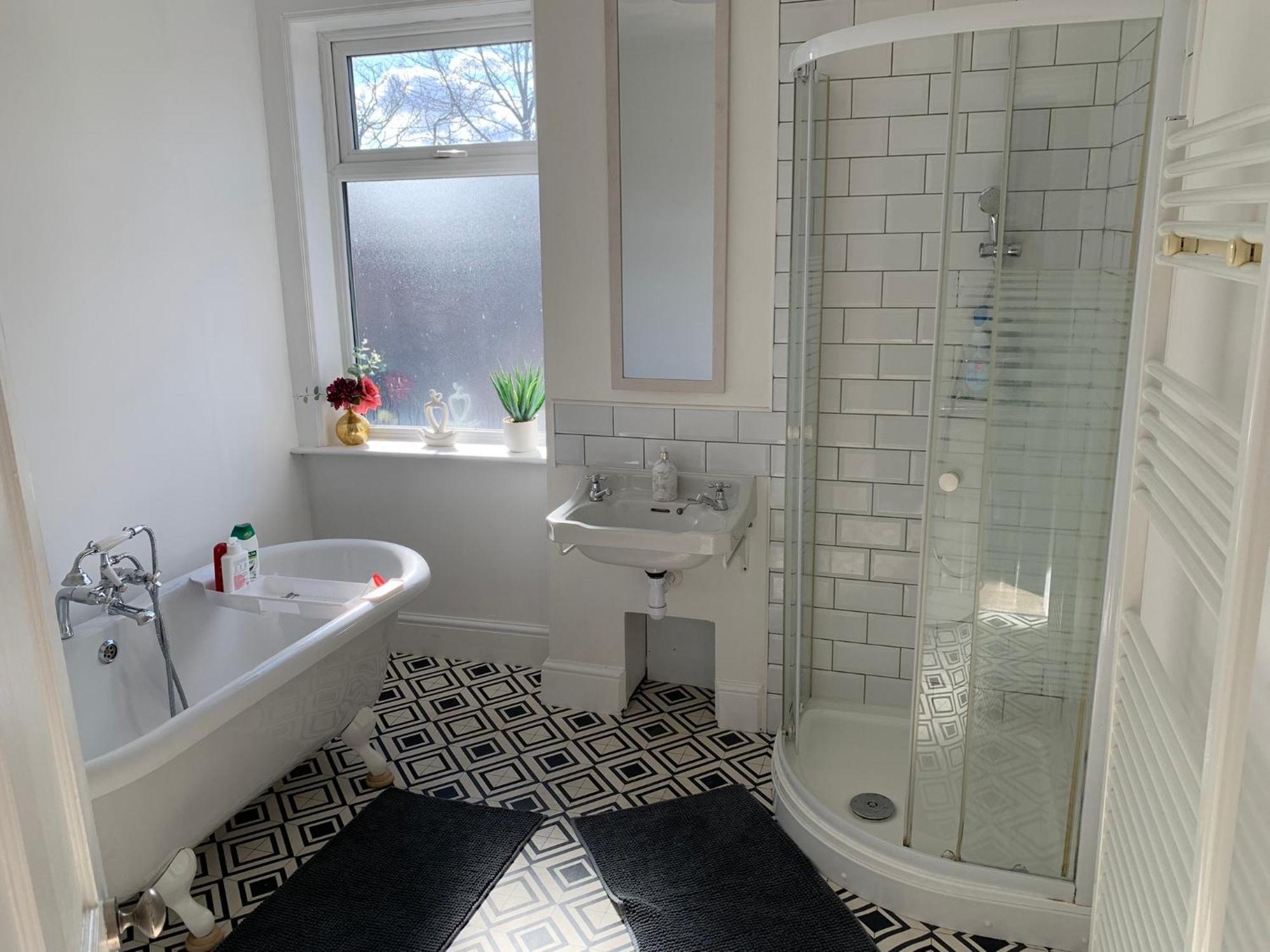Holiday home Stylish Near Shopping Dining - Book Summer Now