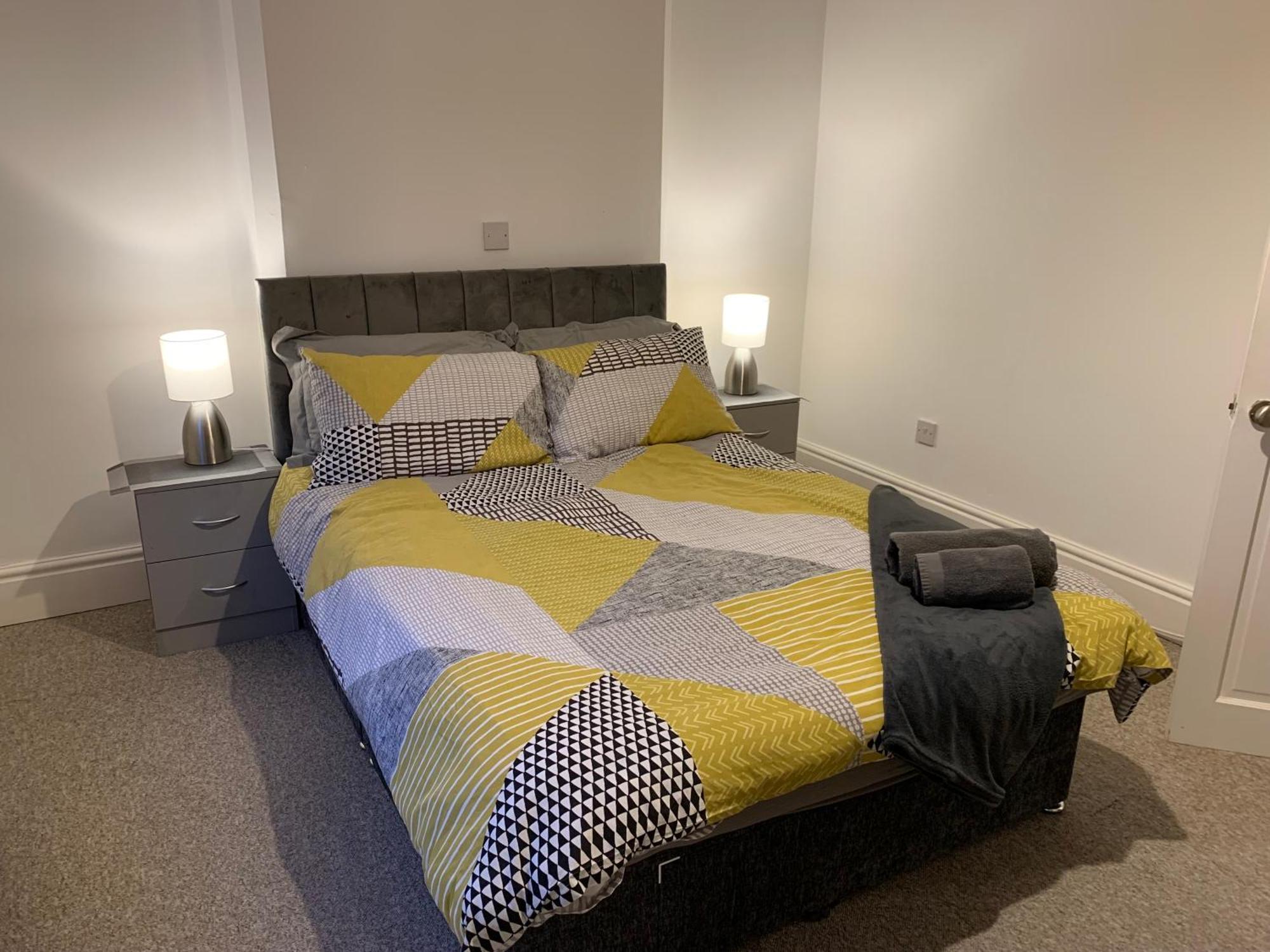 Holiday home Stylish Near Shopping Dining - Book Summer Now