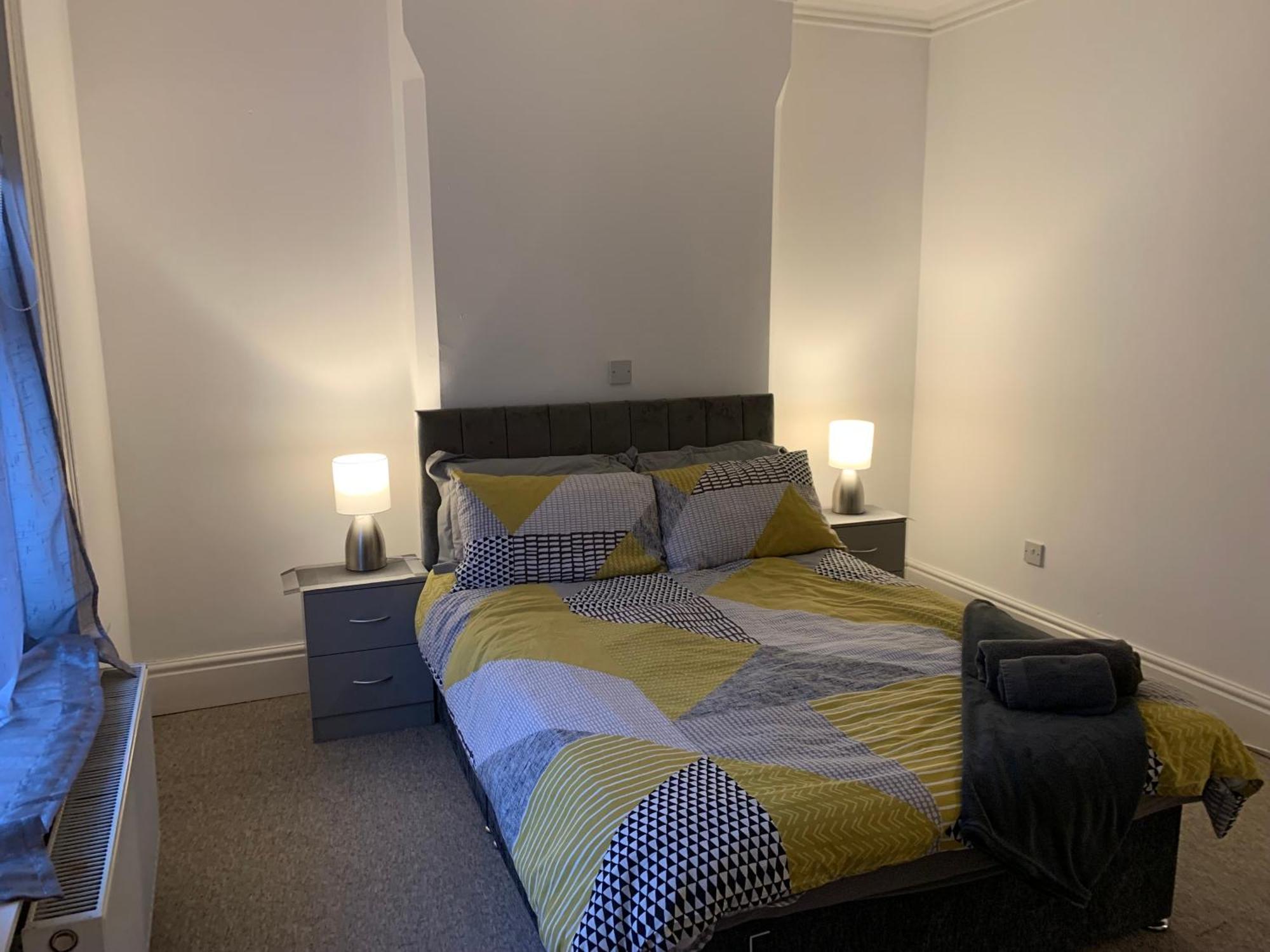 Stylish Near Shopping Dining - Book Summer Now *