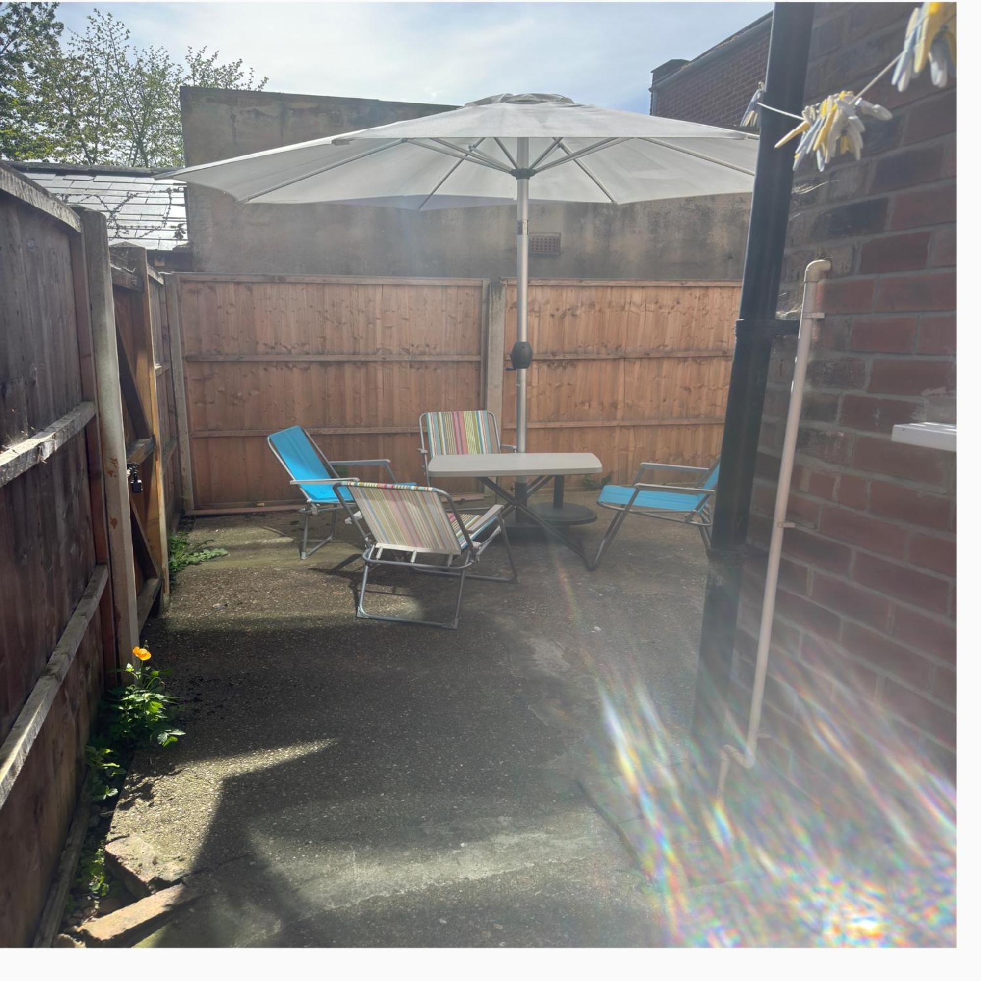 Stylish Near Shopping Dining - Book Summer Now Holiday home Nottingham