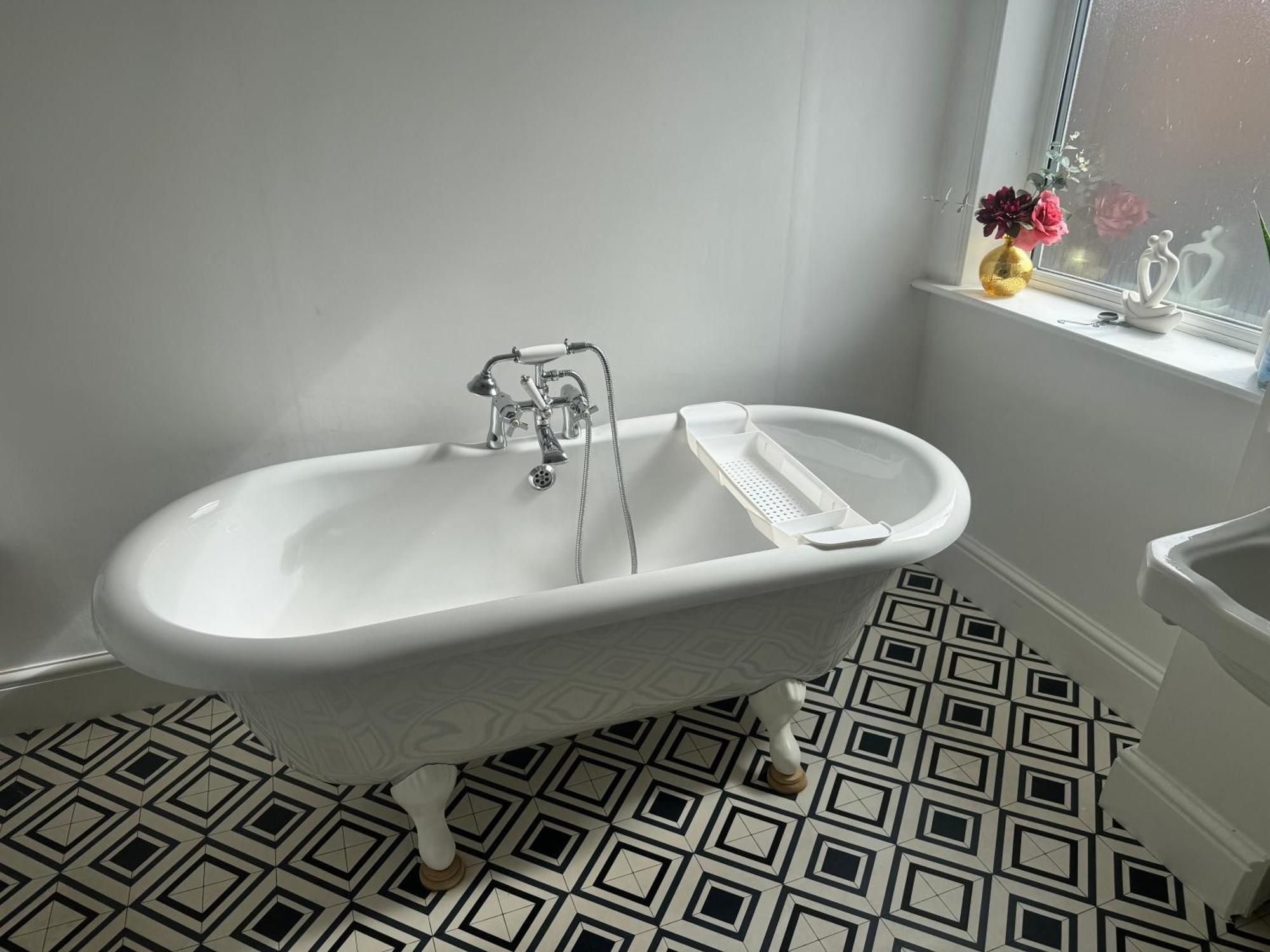 Holiday home Stylish Near Shopping Dining - Book Summer Now *